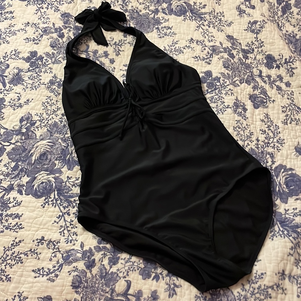Black Swimsuit - Picture 2 of 5